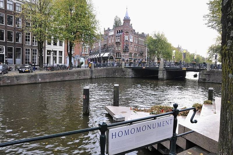 Amsterdam Private Tour - Homomonument at Prinsengracht  - The monument dedicated to all WW2 gay victims