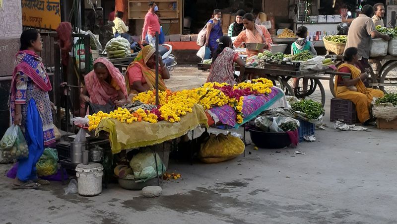 Udaipur Private Tour - Flowers shop