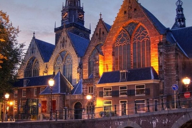 Amsterdam Private Tour - The Old Church in Red Light District