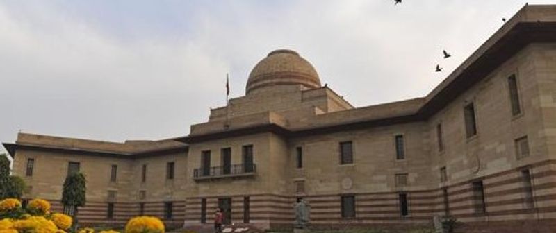 Delhi Private Tour - Jaipur House on India Gate circle. It also houses 'National Gallery of Modern Art'. 