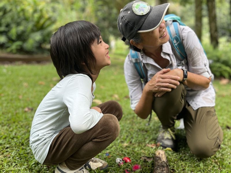 Hawaii (Oahu) Private Tour - Experiencing the gifts of the forest.