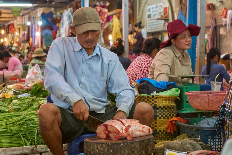 Siem Reap Private Tour - Old Market Fish vonder 