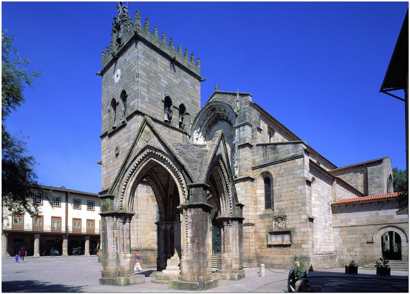 Porto Private Tour - Our Lady of Oliveira Church - Guimarães