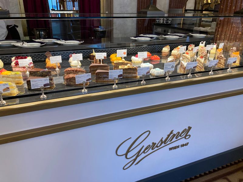 Vienna Private Tour - Cake display at Gerstner's