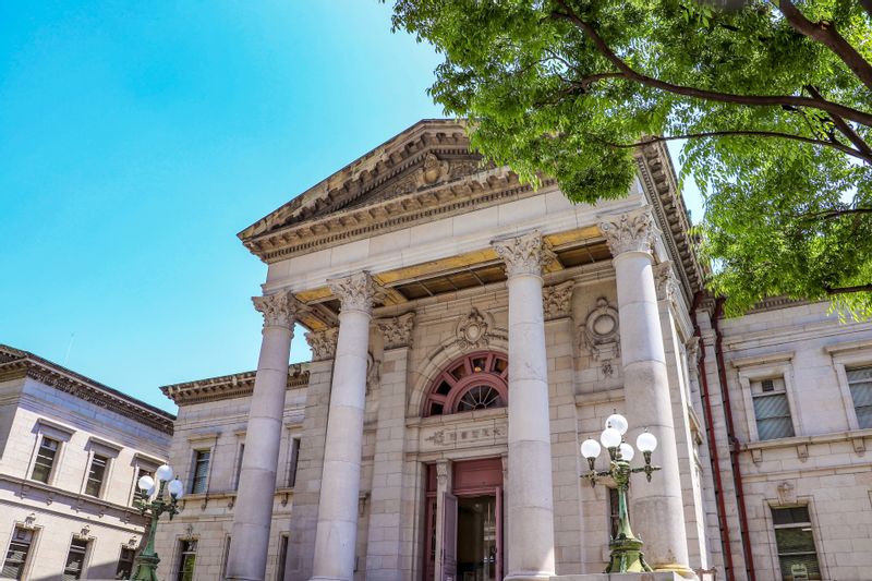 Osaka Private Tour - Nakanoshima Public Library