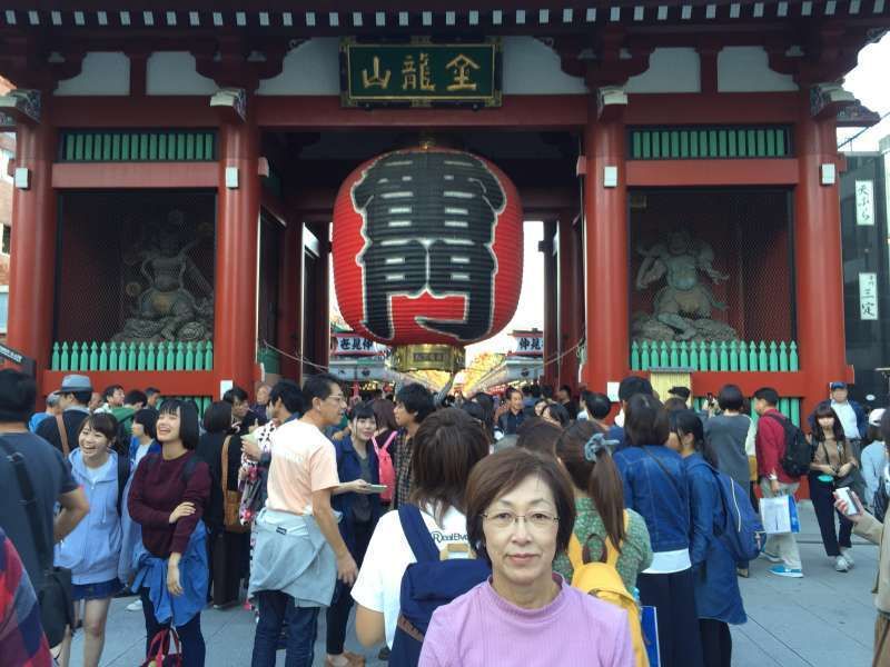 Tokyo Private Tour - A big red paper lantern is a landmark of Asakusa kannon Temple. This temple is a mecca for tourists.
