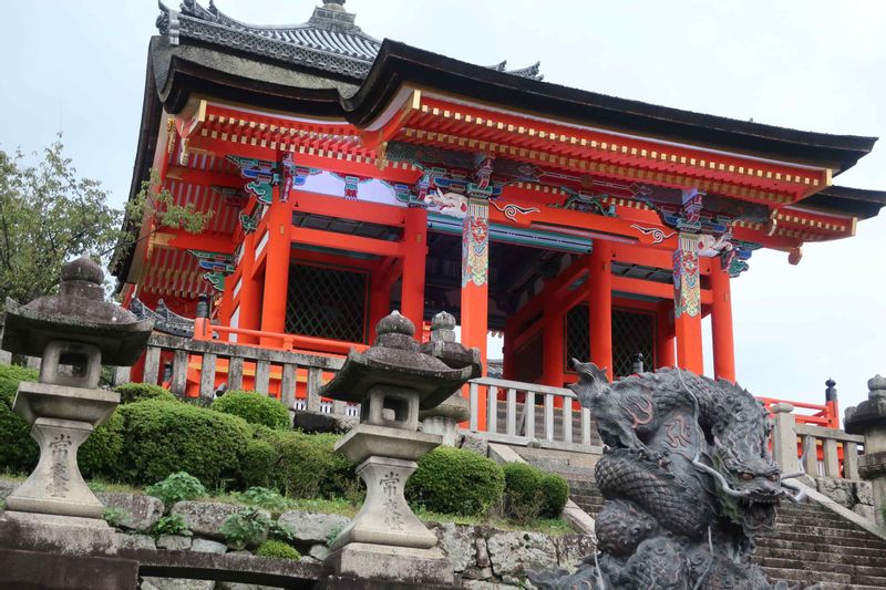 Kyoto Private Tour - Kiyomizudera Temple (The West Gate)