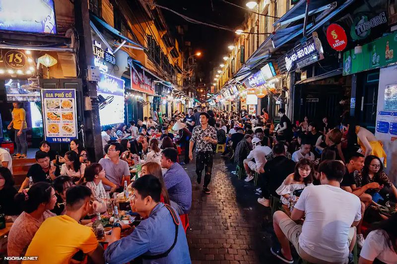 Hanoi Private Tour - Beer street 