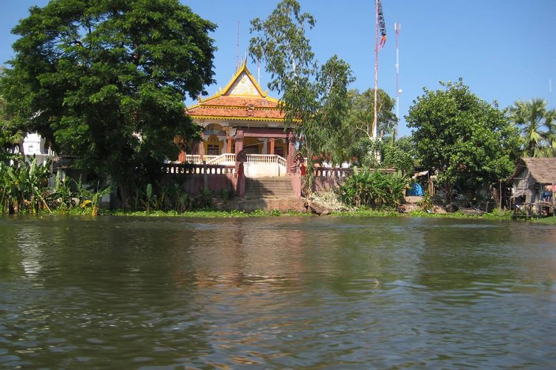 Siem Reap Private Tour - A local pagoda in Kompong Kleang village