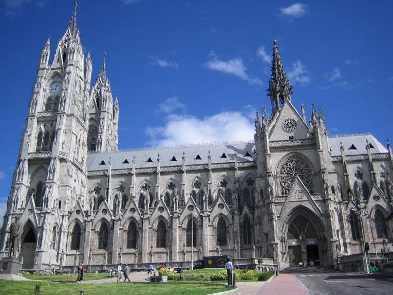 Quito Private Tour - Basílica del voto nacional 