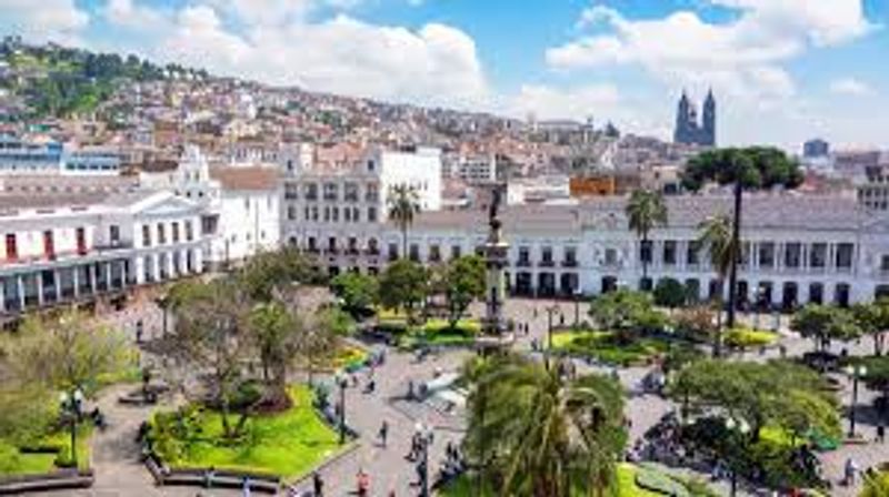 Quito Private Tour - Independence square 