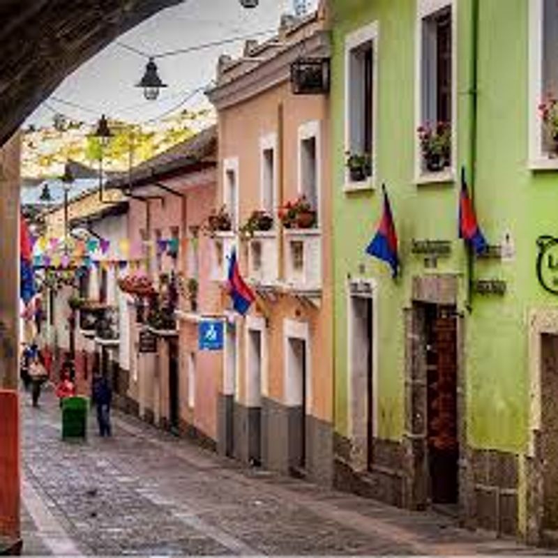 Quito Private Tour - La Ronda Street 