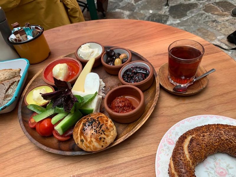 Istanbul Private Tour - breakfast platter