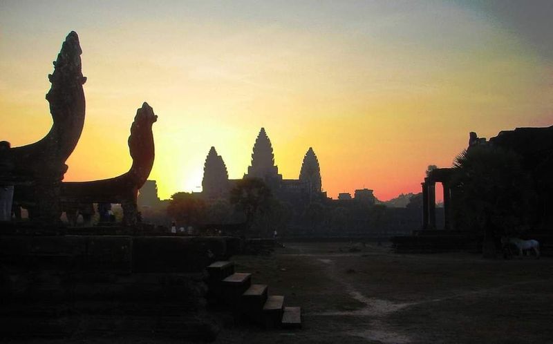 Siem Reap Private Tour - Angkor wat manificient sun rise 