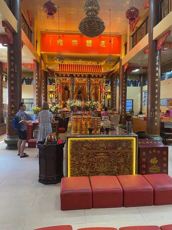 Manila Private Tour - One of the temples in Binondo, Manila chinese district.