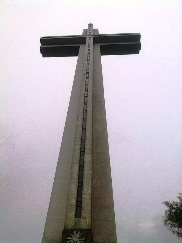 Manila Private Tour - The Cross of Mt Samat