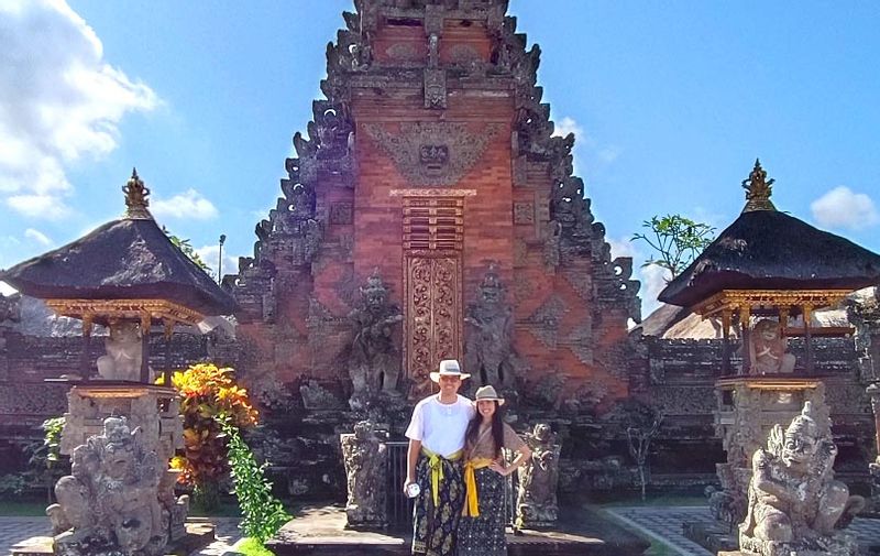 Bali Private Tour - Batuan Temple inside 