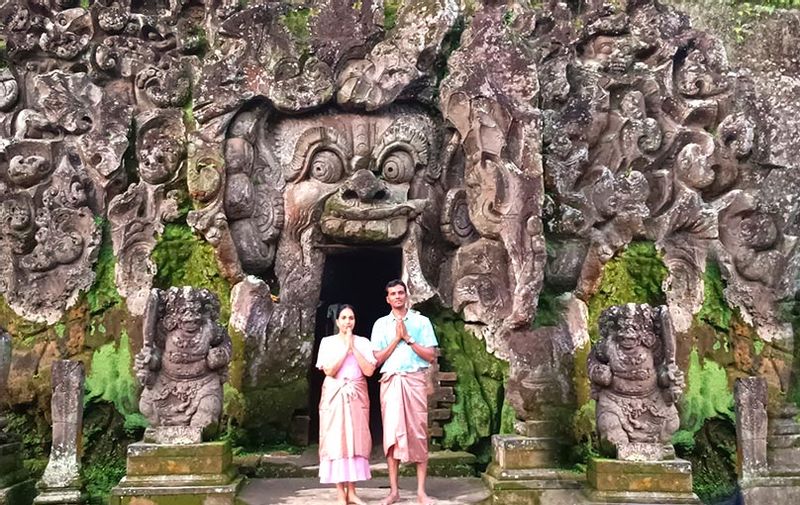 Bali Private Tour - Goa Gajah Cave Temple Carving