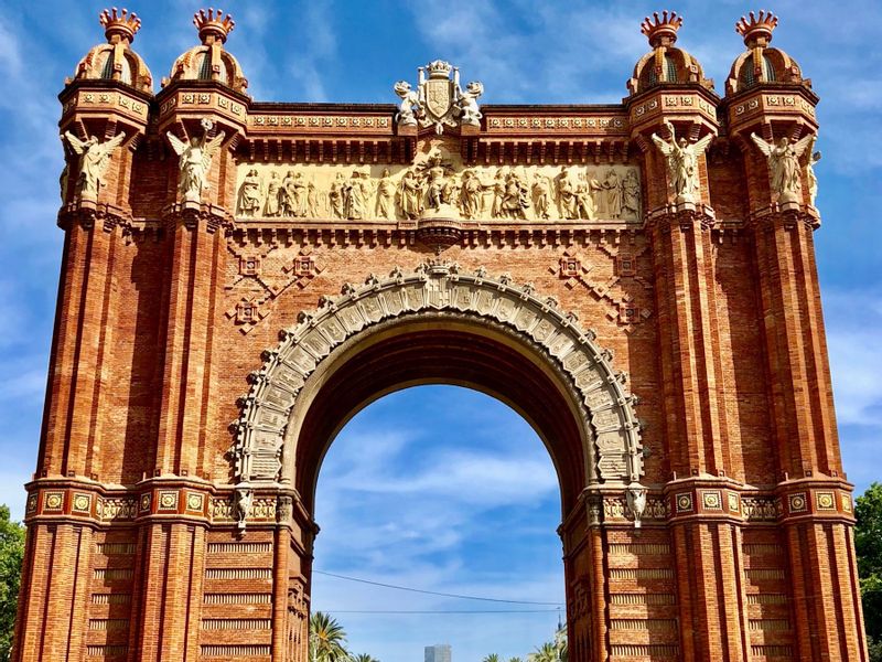 Barcelona Private Tour - Certainly a highlight of Barcelona: The Arc de Triomf
