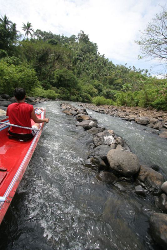 Manila Private Tour - Experiencing the against the rapids with our pofessional boat men.