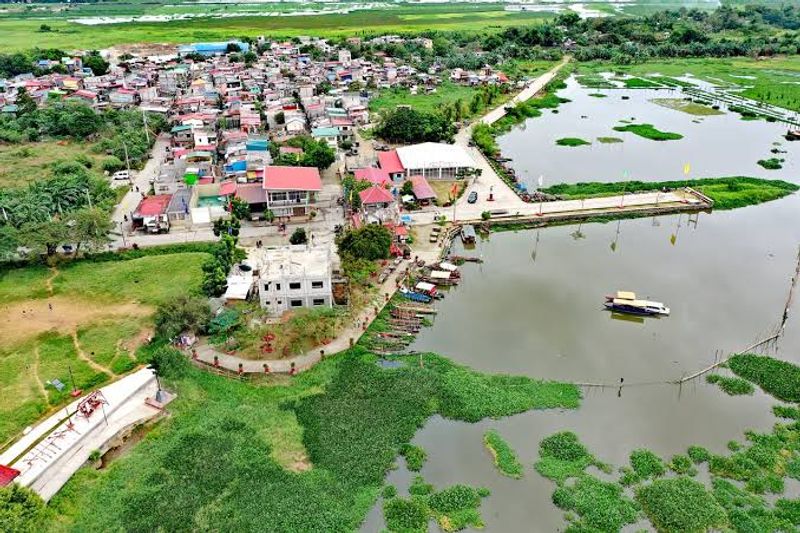 Manila Private Tour - The Angono Lakeside Park