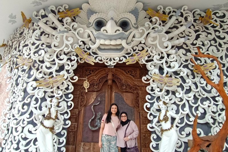 Bali Private Tour - Gold and Silver house tour