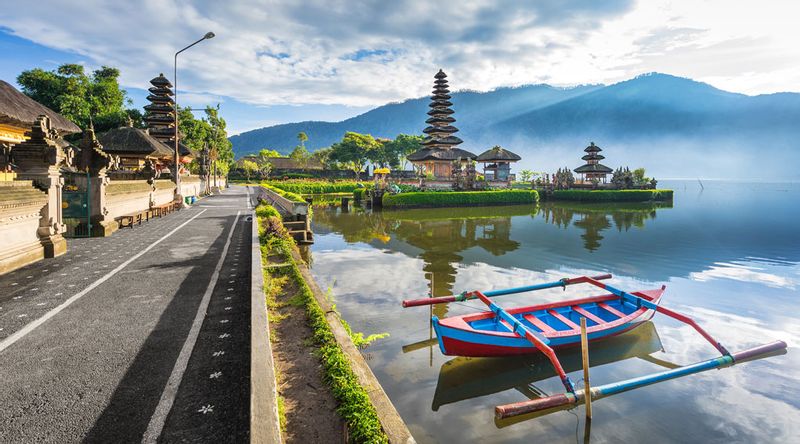 Bali Private Tour - Lake Beratan 