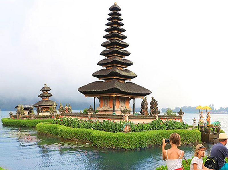 Bali Private Tour - Ulun Danu Temple Bedugul