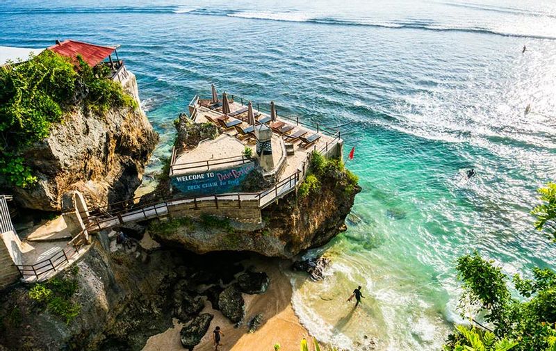 Bali Private Tour - Suluban Beach (South of Bali)