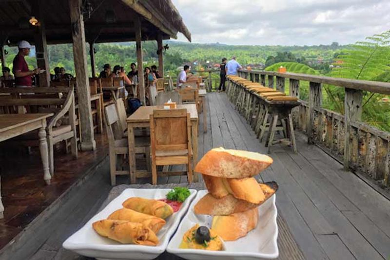 Bali Private Tour - Local restaurant in Jati Luwiih