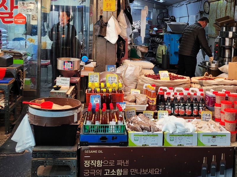 Seoul Private Tour - Mangwon market