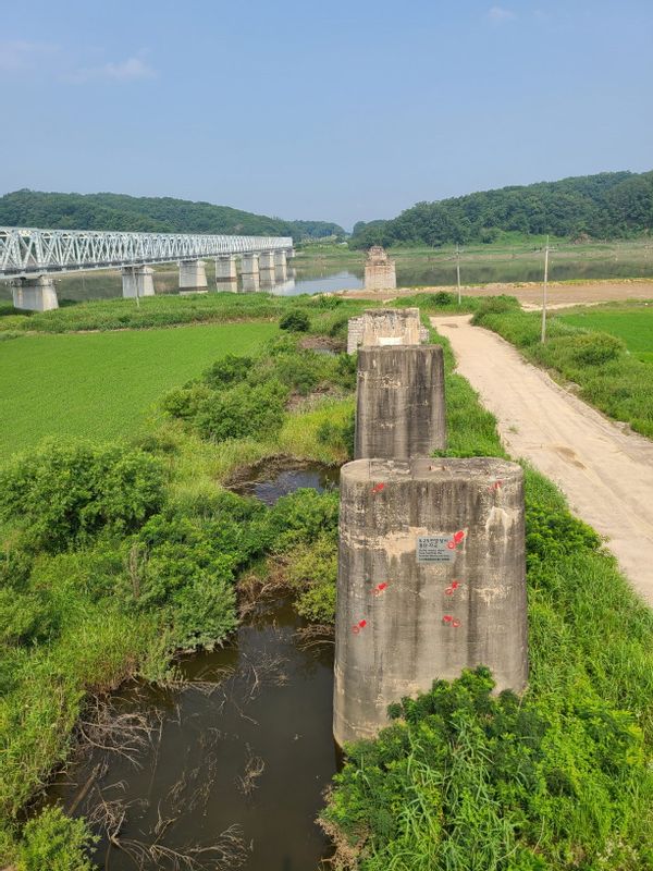 Seoul Private Tour - Dokgae Bridge, Preserving the Pain of That Day, Destroyed by Bombing During the Korean War