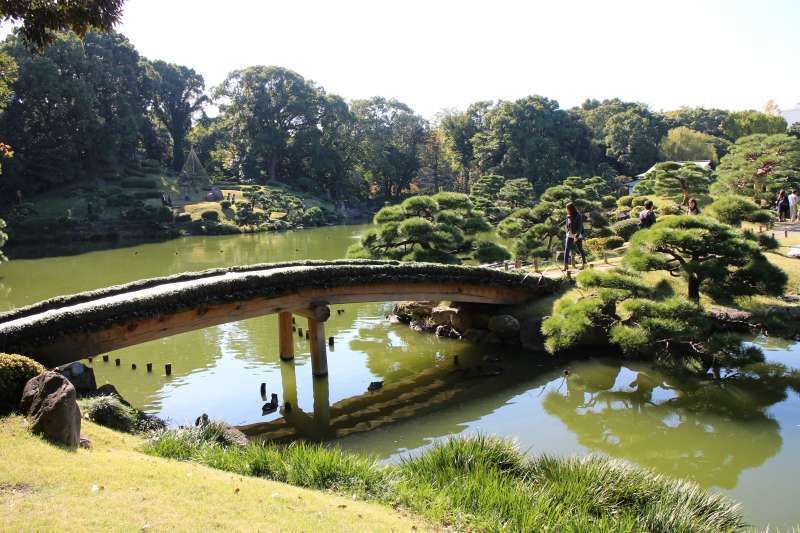 Tokyo Private Tour - Kiyosumi Gardens, a typical Japanese garden.