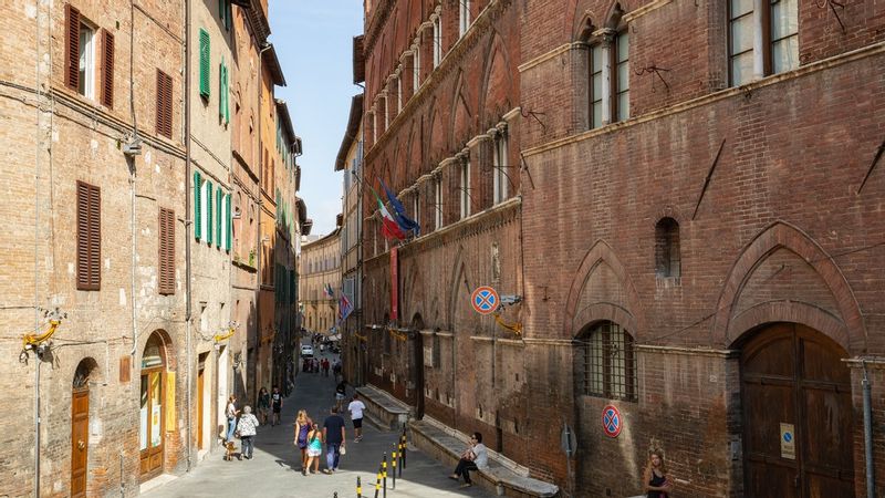 Rome Private Tour - Siena , the medieval street