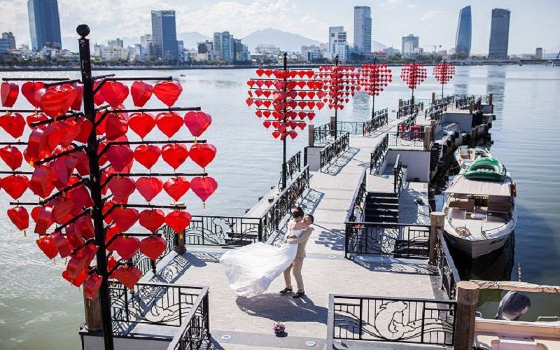 Da Nang Private Tour - Love Bridge