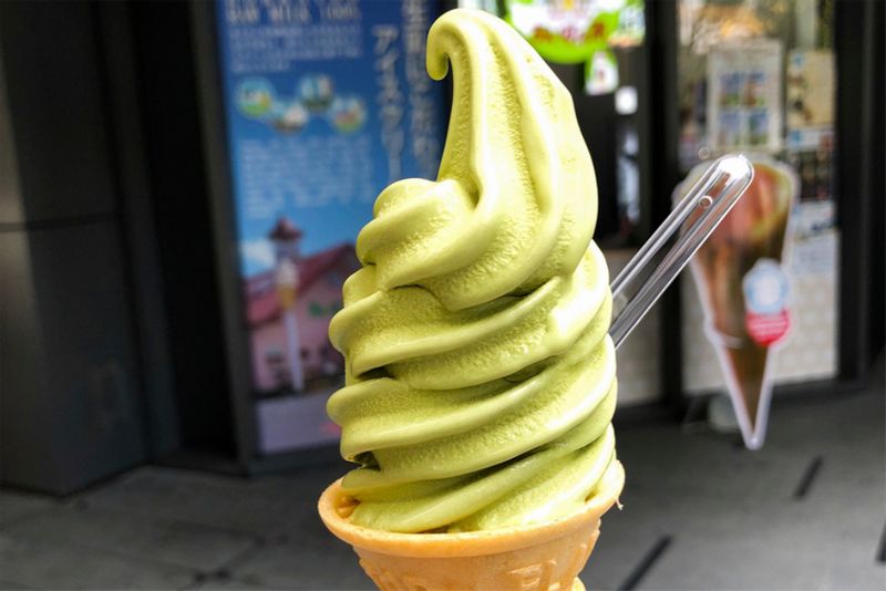 Tokyo Private Tour - street foods at Asakusa Nakamise