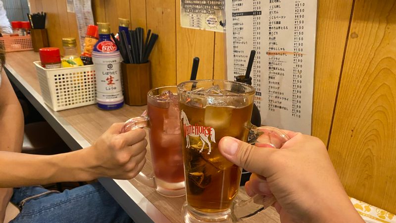 Tokyo Private Tour - Having drink at a bar in Shinjyuku