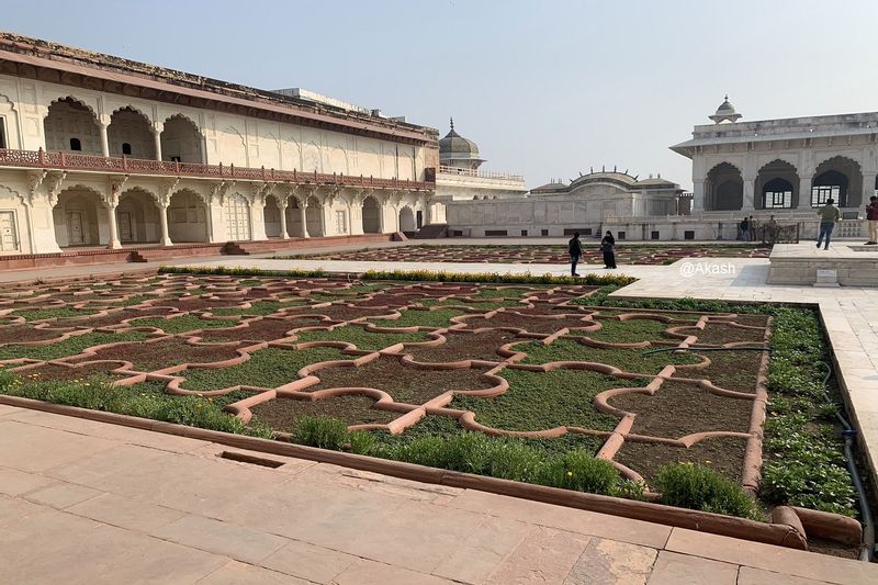 Agra Private Tour - Garden at Agra Fort ,Agra