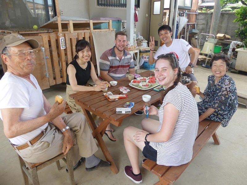 Kanagawa Private Tour - Having lunch together with the locals