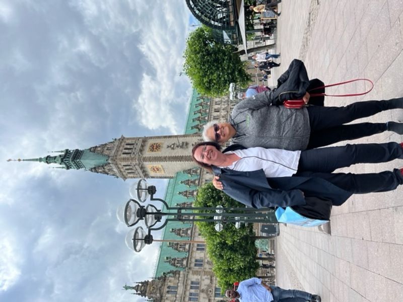 Hamburg Private Tour - City hall with guide