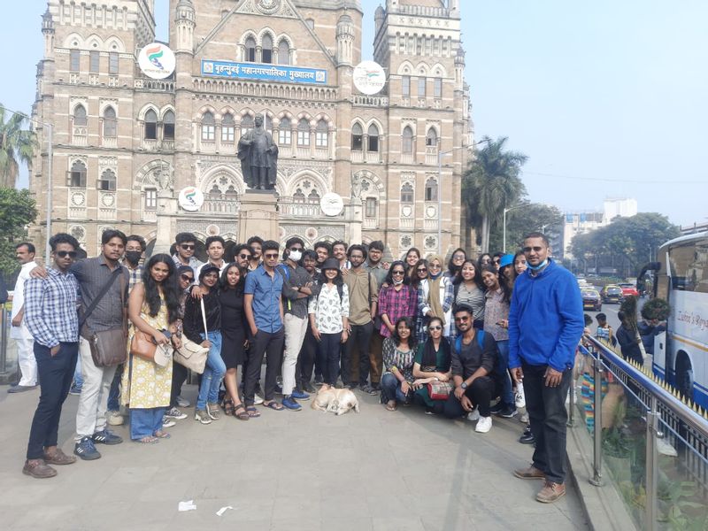 Mumbai Private Tour - Corporation building in Gothic style