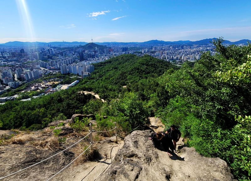 Seoul Private Tour - Inwangsan mountain