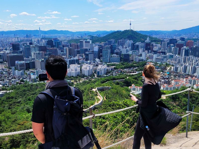 Seoul Private Tour - Inwangsan mountain