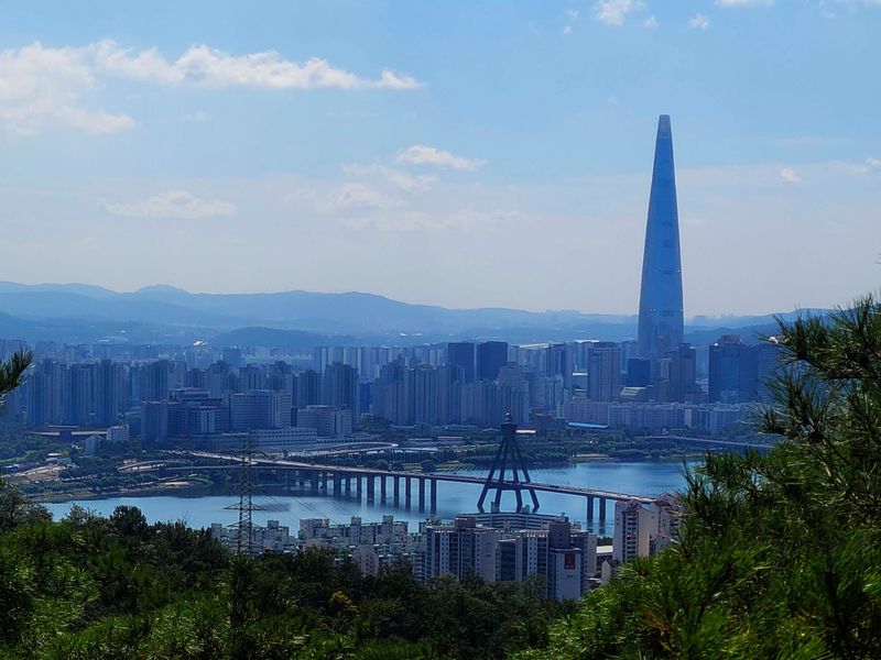 Seoul Private Tour - Achasan mountain