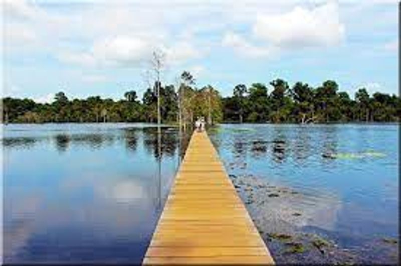 Siem Reap Private Tour - Ancient water reservoir and the bridge