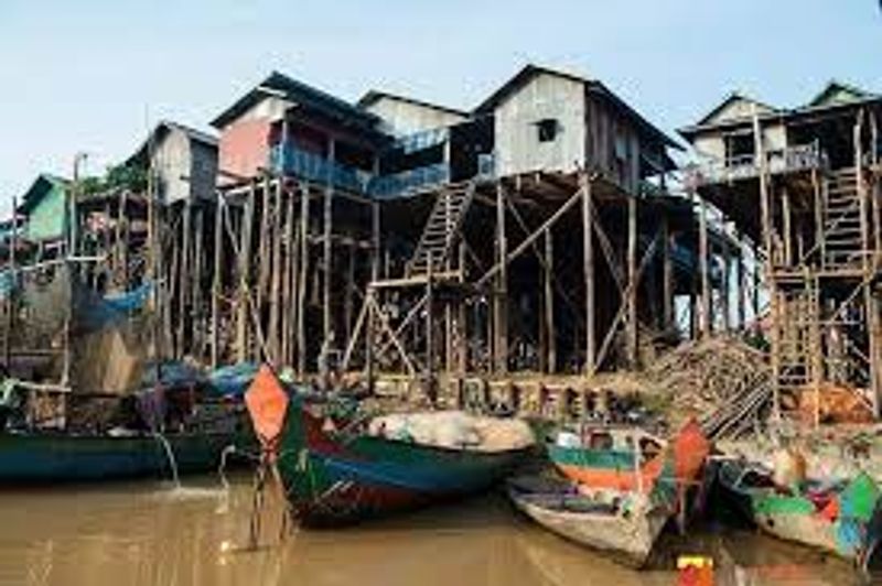 Siem Reap Private Tour - High stilt house of the villagers