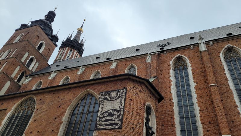 Krakow Private Tour - St. Mary's Church - south wing