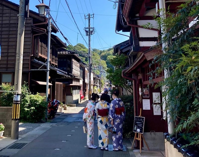 Kanazawa Private Tour - Higashi Chaya