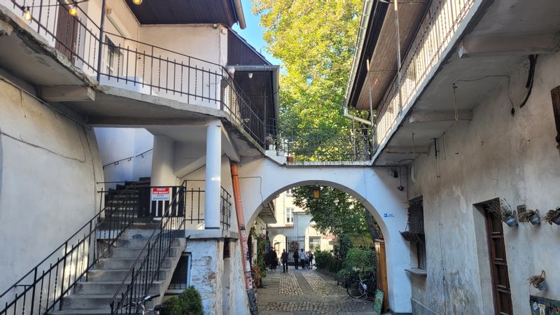 Krakow Private Tour - Jewish Quarter - courtyard where Schindler's List has been filmed