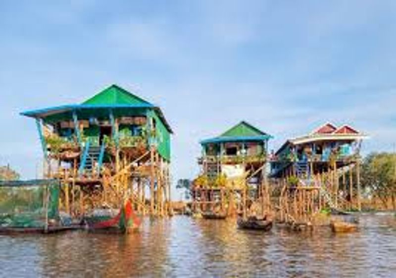 Siem Reap Private Tour - Long stilt house at Kampong Phluk